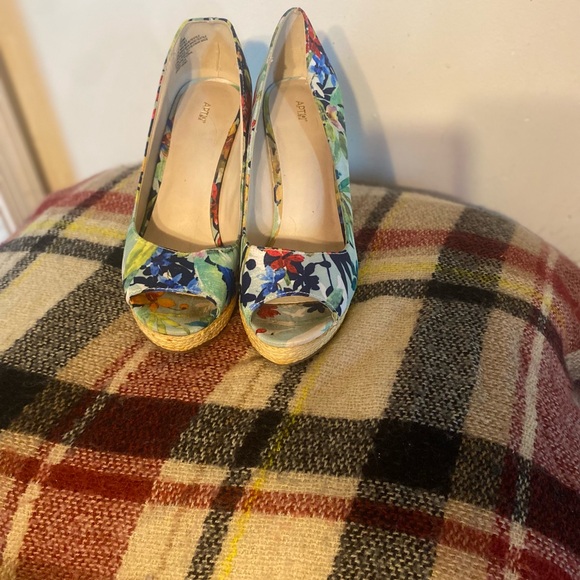 Flowered heels - Picture 10 of 10